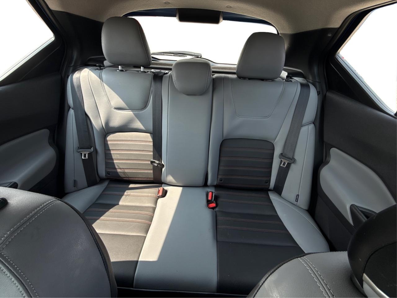 2021 Nissan Kicks SR LOW KM MINT! MUST SEE WE FINANCE ALL CREDIT Photo