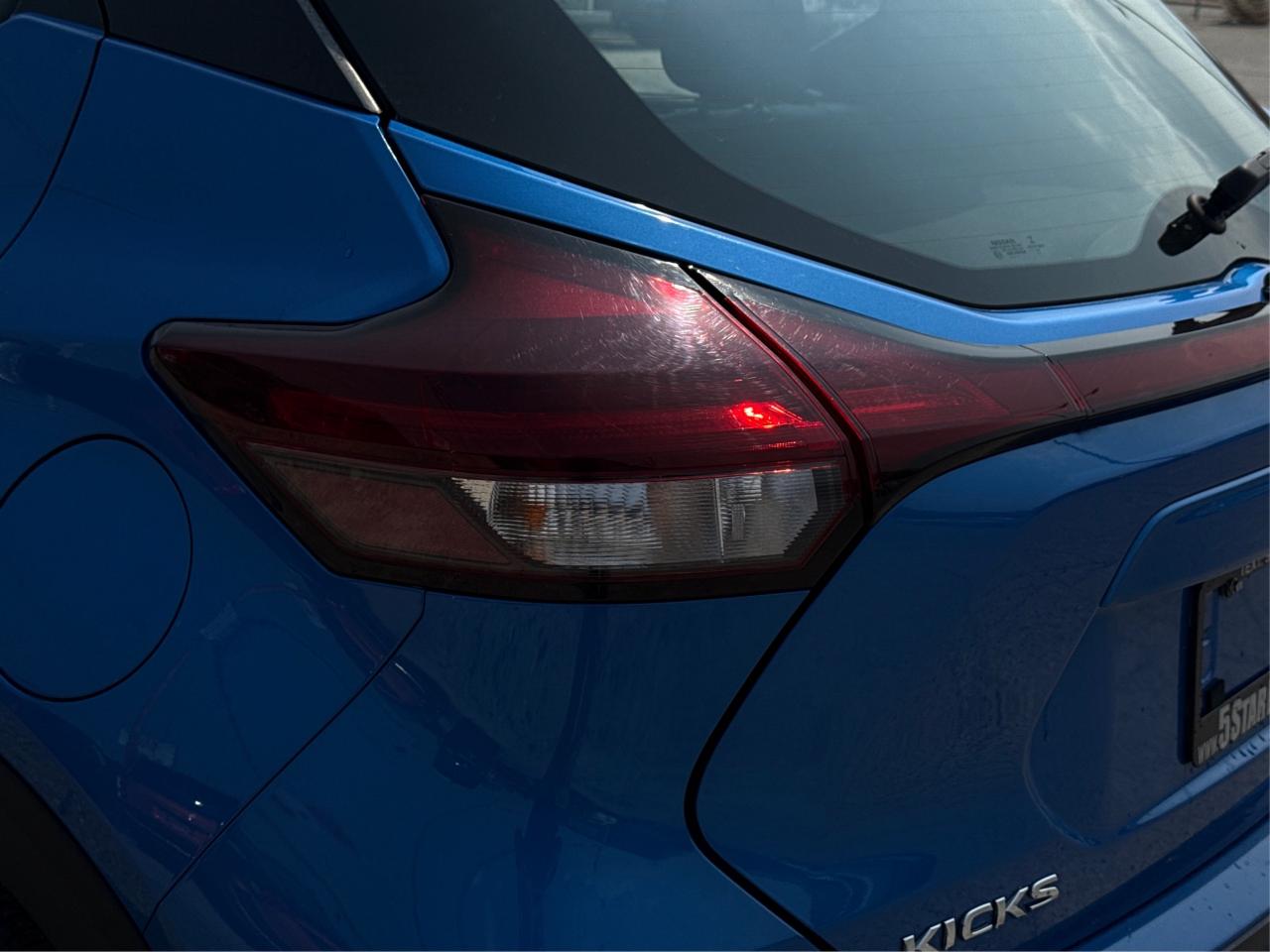 2021 Nissan Kicks SR LOW KM MINT! MUST SEE WE FINANCE ALL CREDIT Photo