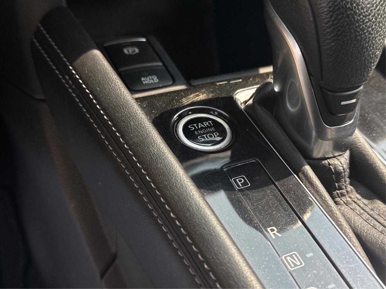 2021 Nissan Kicks SR LOW KM MINT! MUST SEE WE FINANCE ALL CREDIT Photo