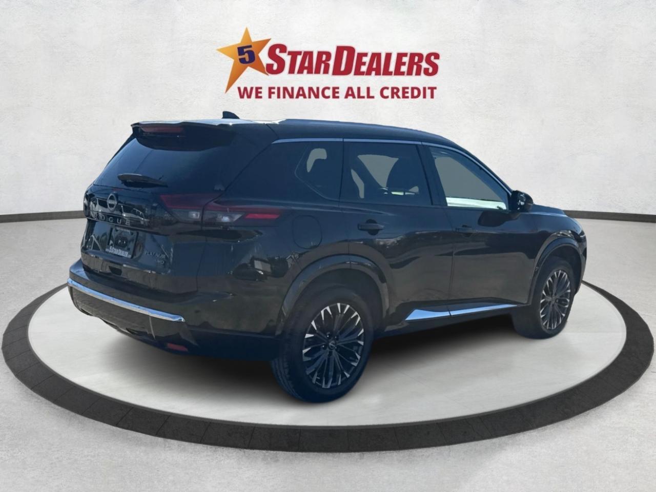 2024 Nissan Rogue NAV LEATHER SUNROOF LOW KM! WE FINANCE ALL CREDIT Photo