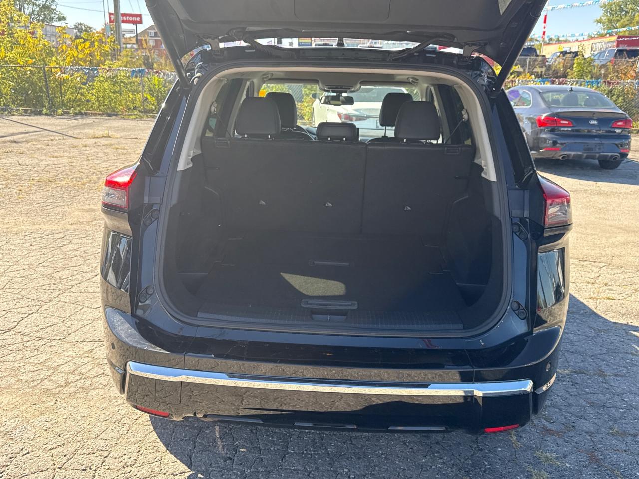 2024 Nissan Rogue NAV LEATHER SUNROOF LOW KM! WE FINANCE ALL CREDIT Photo