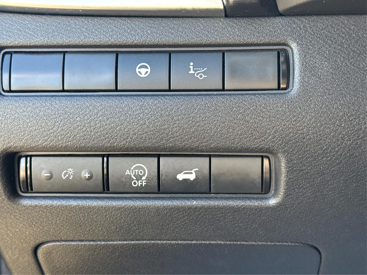 2024 Nissan Rogue NAV LEATHER SUNROOF LOW KM! WE FINANCE ALL CREDIT Photo