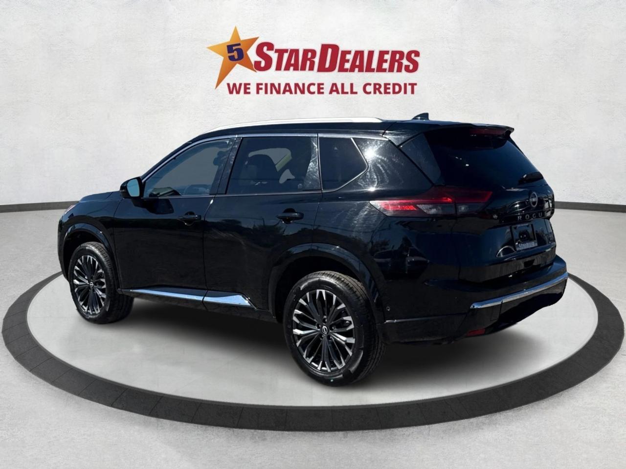 2024 Nissan Rogue NAV LEATHER SUNROOF LOW KM! WE FINANCE ALL CREDIT Photo4