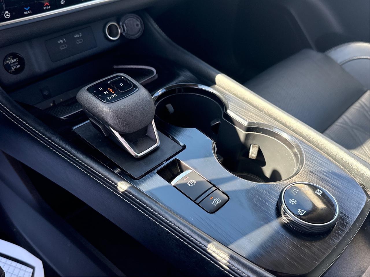 2024 Nissan Rogue NAV LEATHER SUNROOF LOW KM! WE FINANCE ALL CREDIT Photo