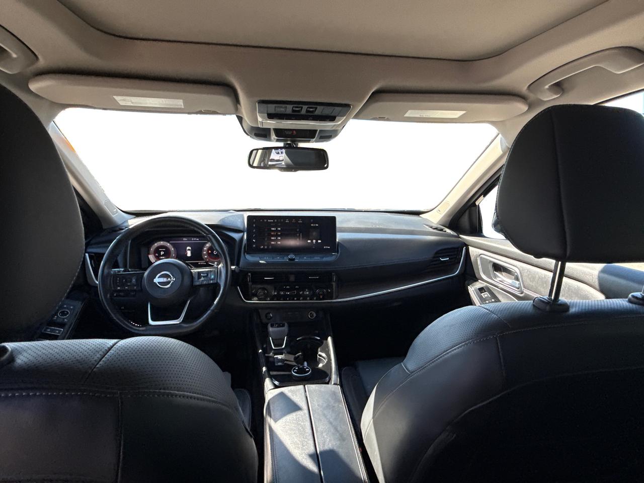 2024 Nissan Rogue NAV LEATHER SUNROOF LOW KM! WE FINANCE ALL CREDIT Photo