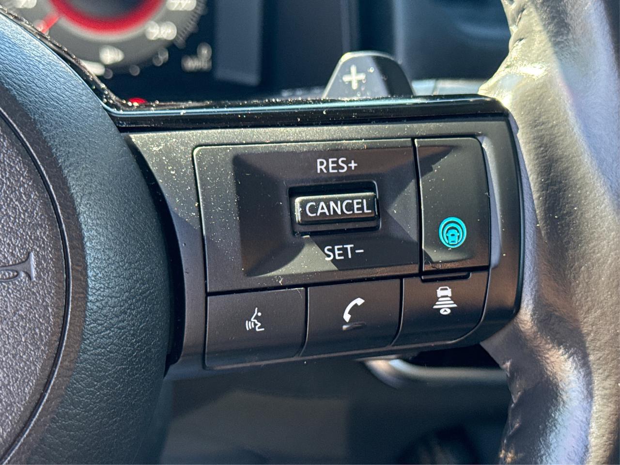 2024 Nissan Rogue NAV LEATHER SUNROOF LOW KM! WE FINANCE ALL CREDIT Photo