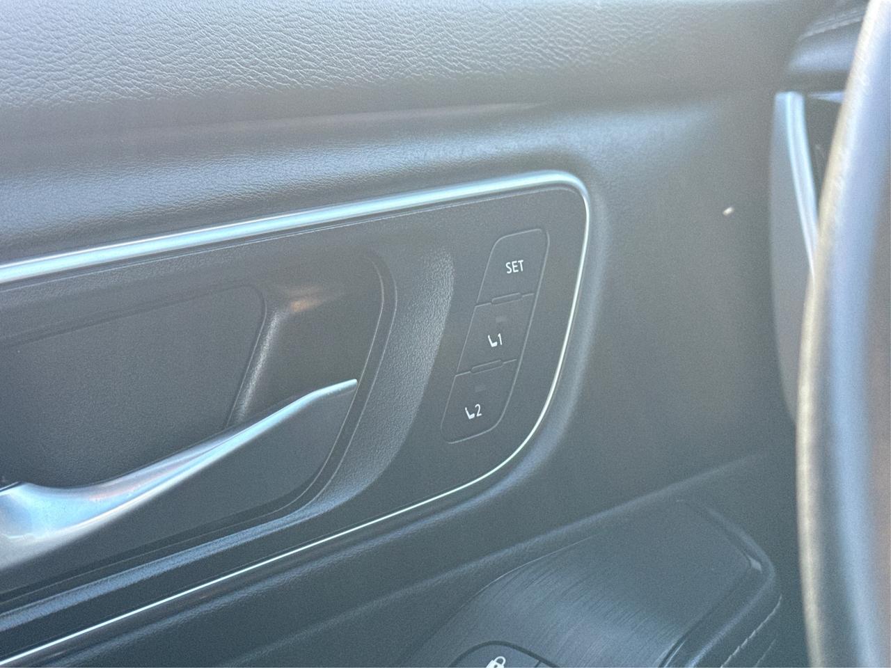 2024 Nissan Rogue NAV LEATHER SUNROOF LOW KM! WE FINANCE ALL CREDIT Photo