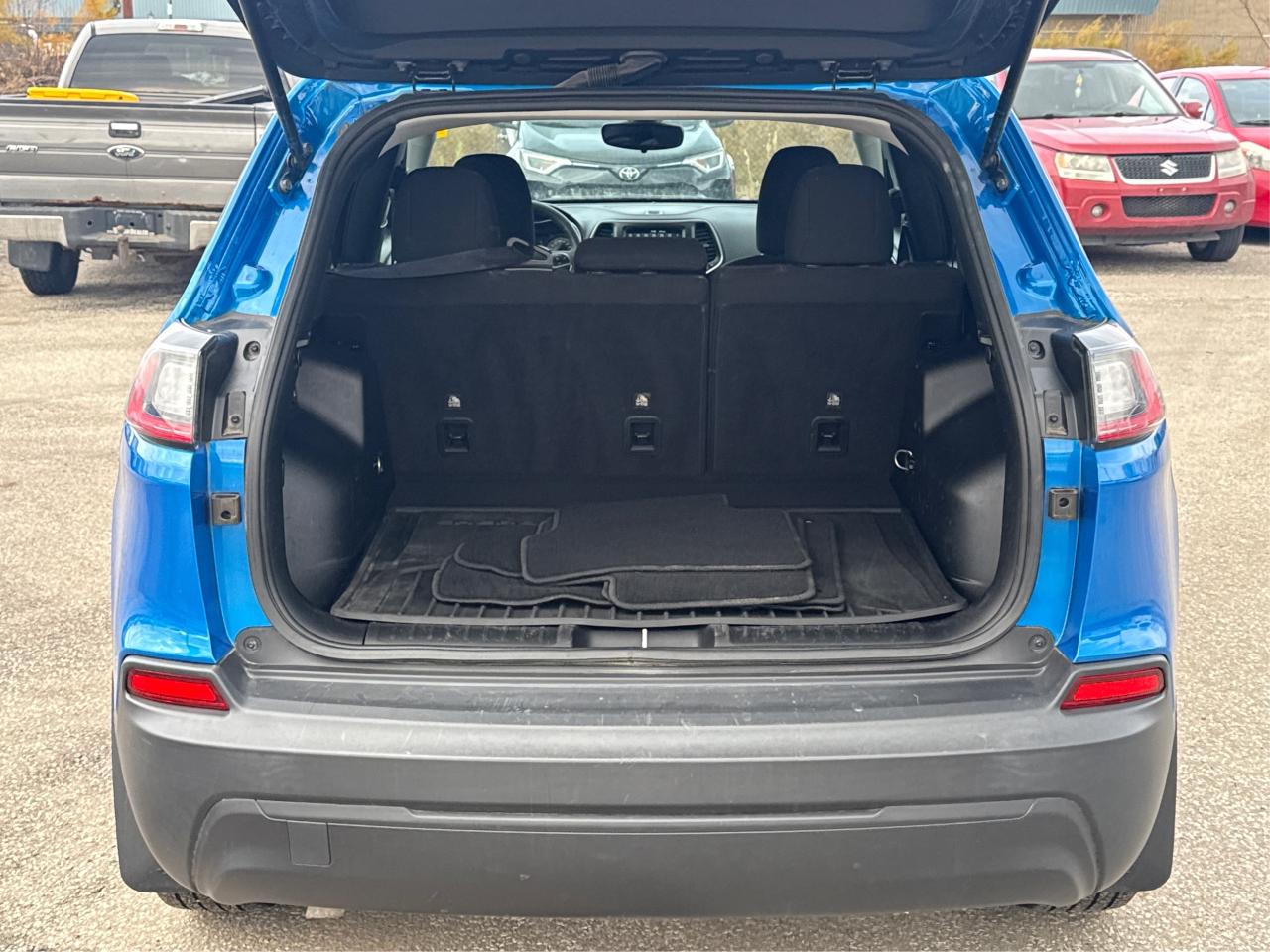 2022 Jeep Cherokee AWD HEATED SEATS REAR CAM WE FINANCE ALL CREDIT Photo