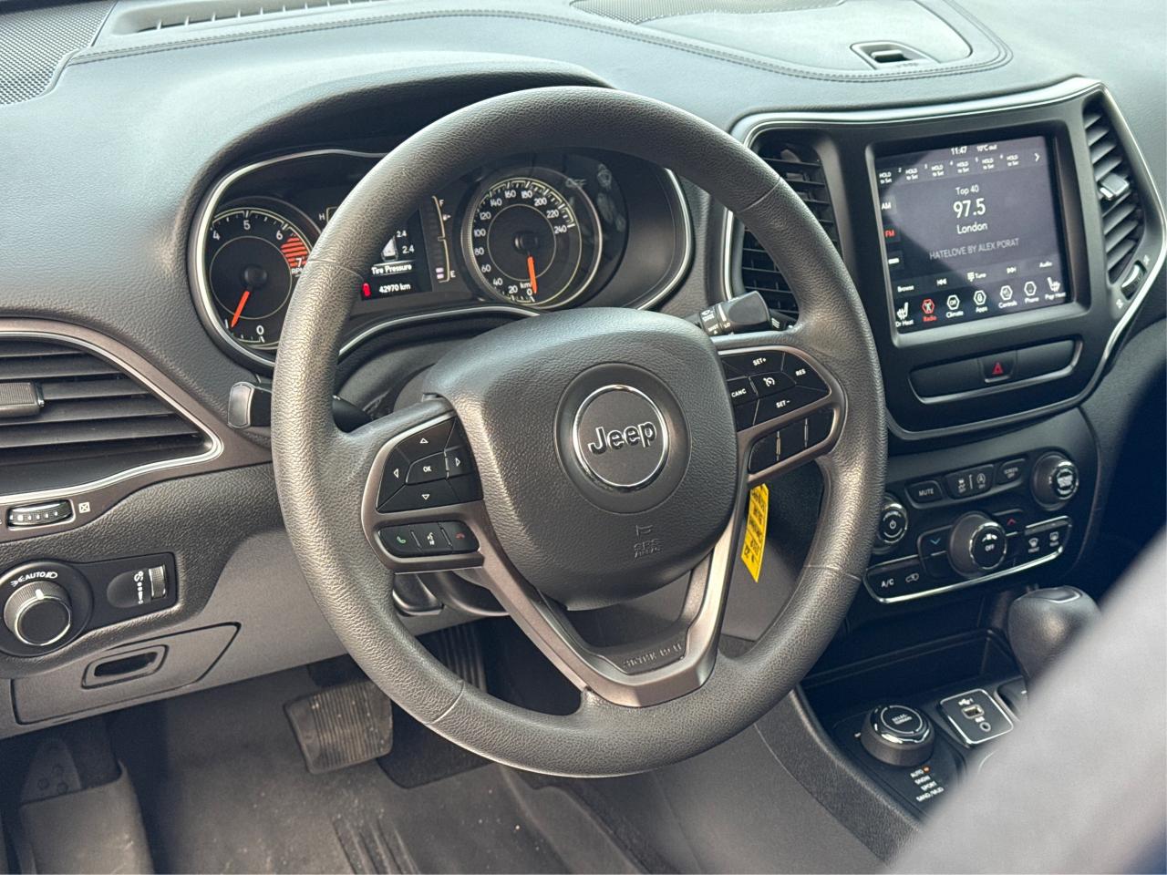 2022 Jeep Cherokee AWD HEATED SEATS REAR CAM WE FINANCE ALL CREDIT Photo