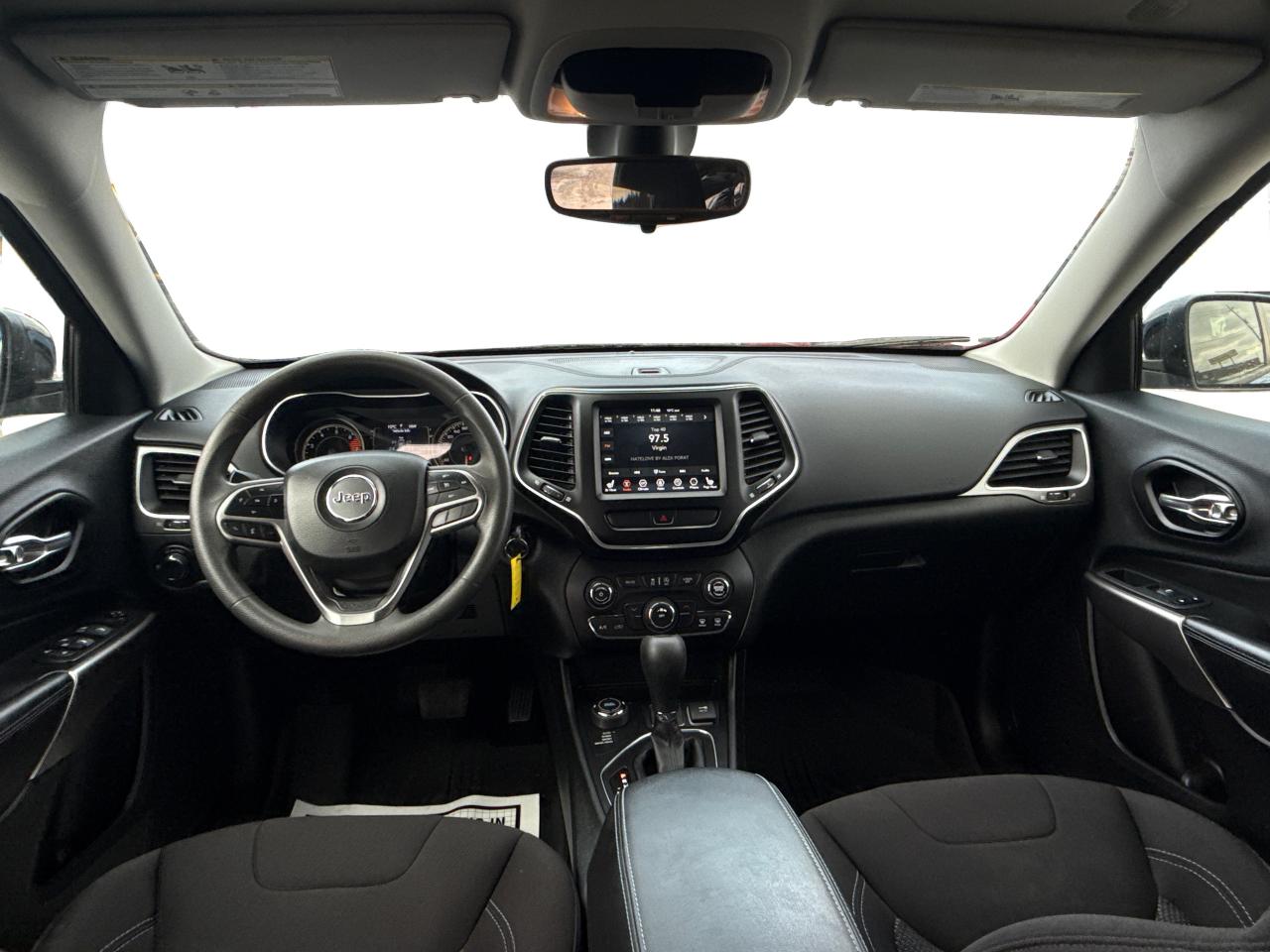 2022 Jeep Cherokee AWD HEATED SEATS REAR CAM WE FINANCE ALL CREDIT Photo