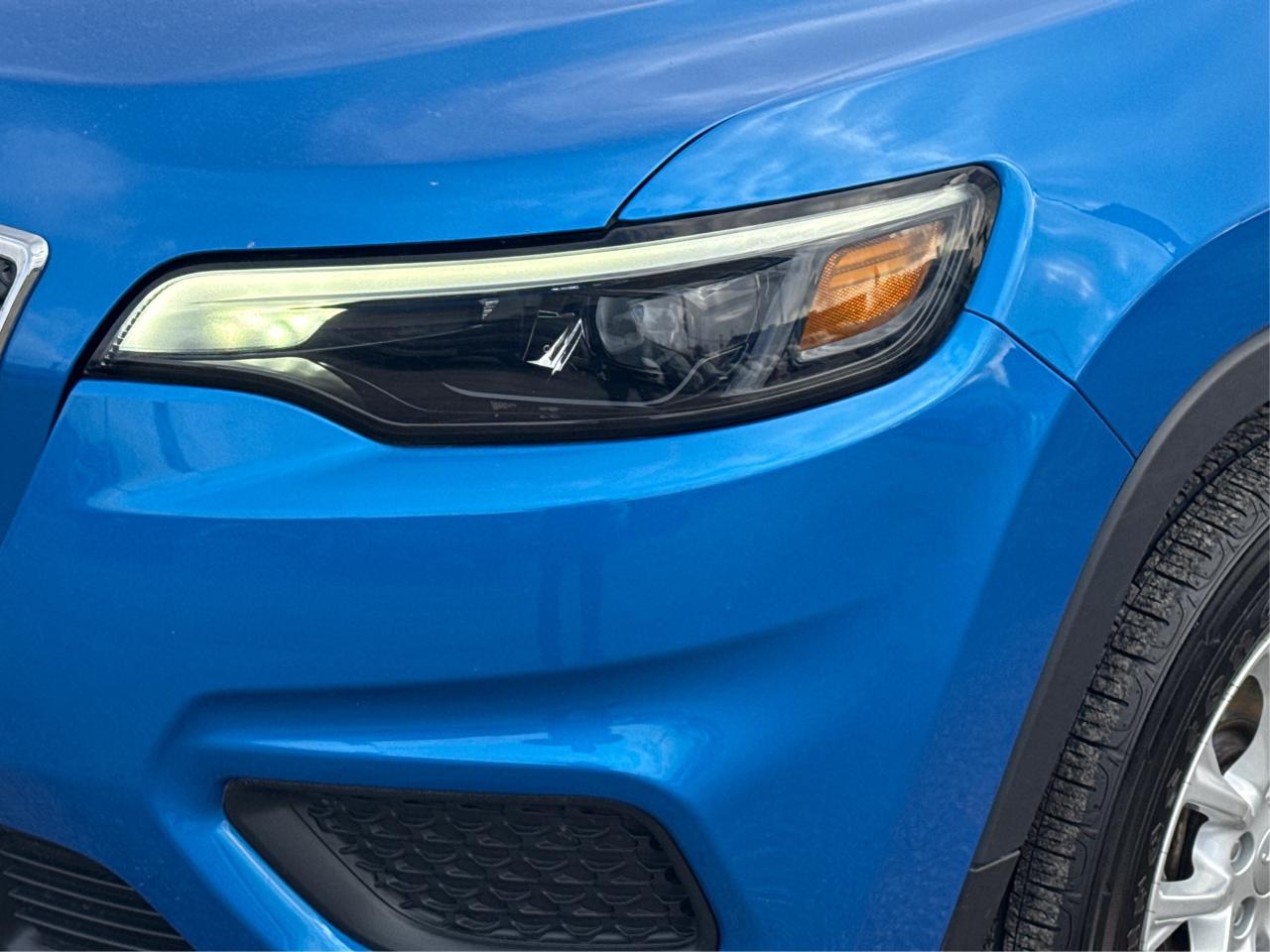 2022 Jeep Cherokee AWD HEATED SEATS REAR CAM WE FINANCE ALL CREDIT Photo