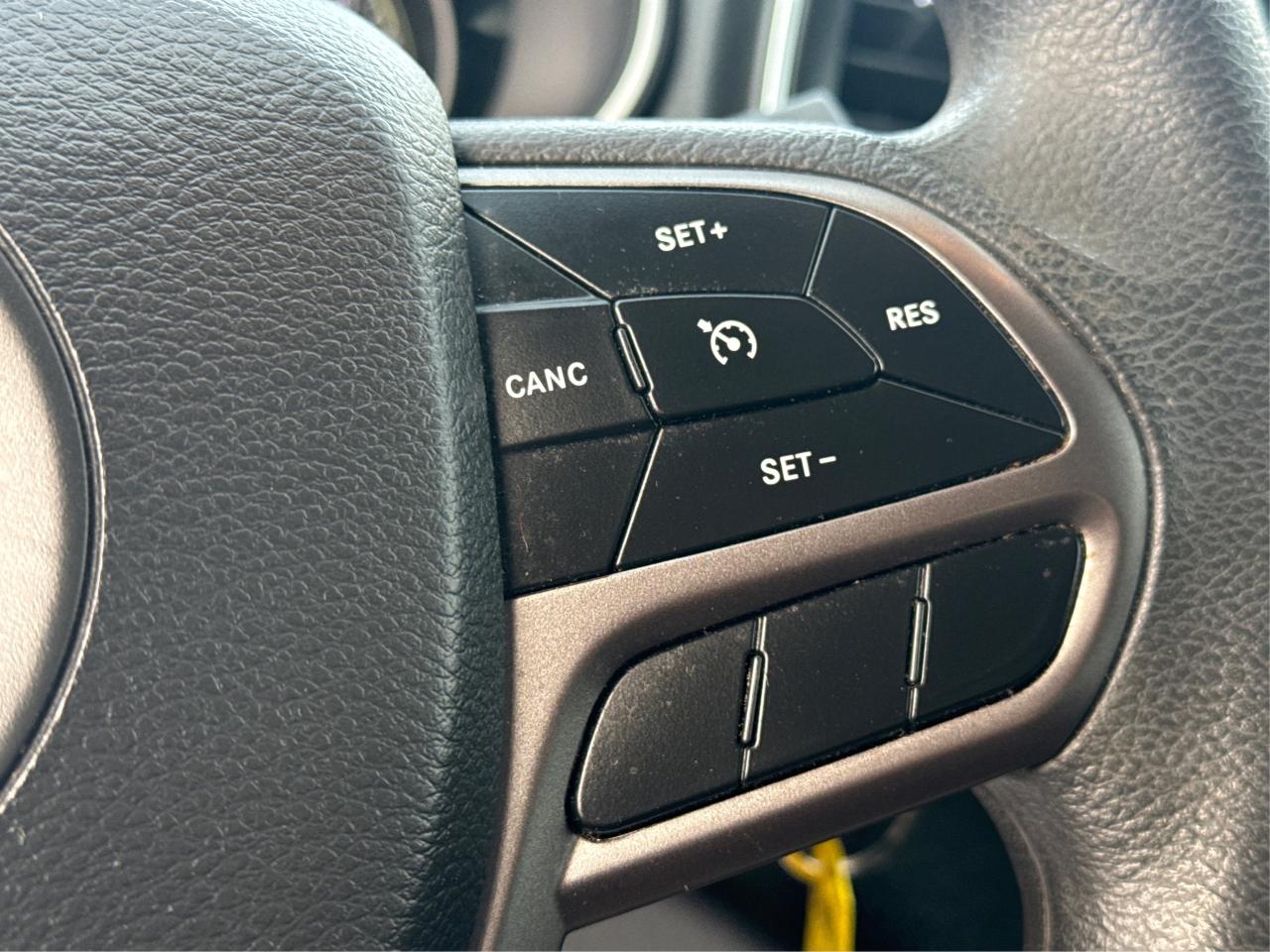 2022 Jeep Cherokee AWD HEATED SEATS REAR CAM WE FINANCE ALL CREDIT Photo