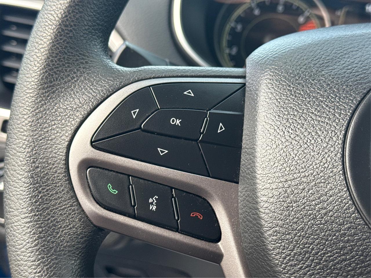 2022 Jeep Cherokee AWD HEATED SEATS REAR CAM WE FINANCE ALL CREDIT Photo