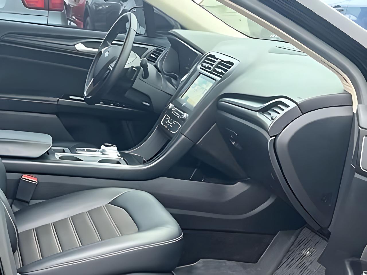 2018 Ford Fusion AWD NAV LEATHER ROOF LOADED WE FINANCE ALL CREDIT Photo