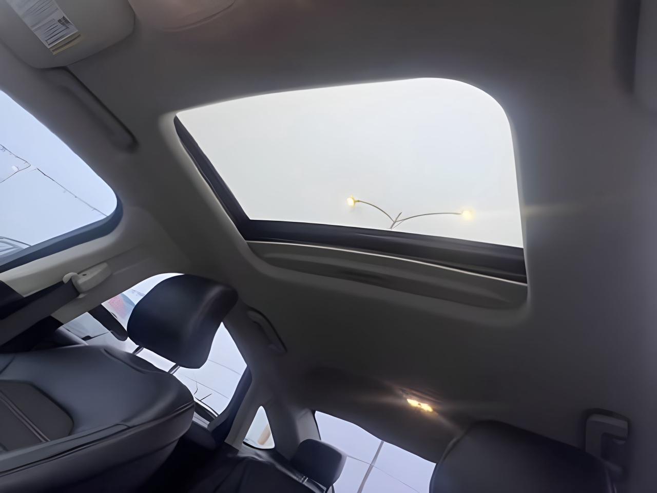 2018 Ford Fusion AWD NAV LEATHER ROOF LOADED WE FINANCE ALL CREDIT Photo