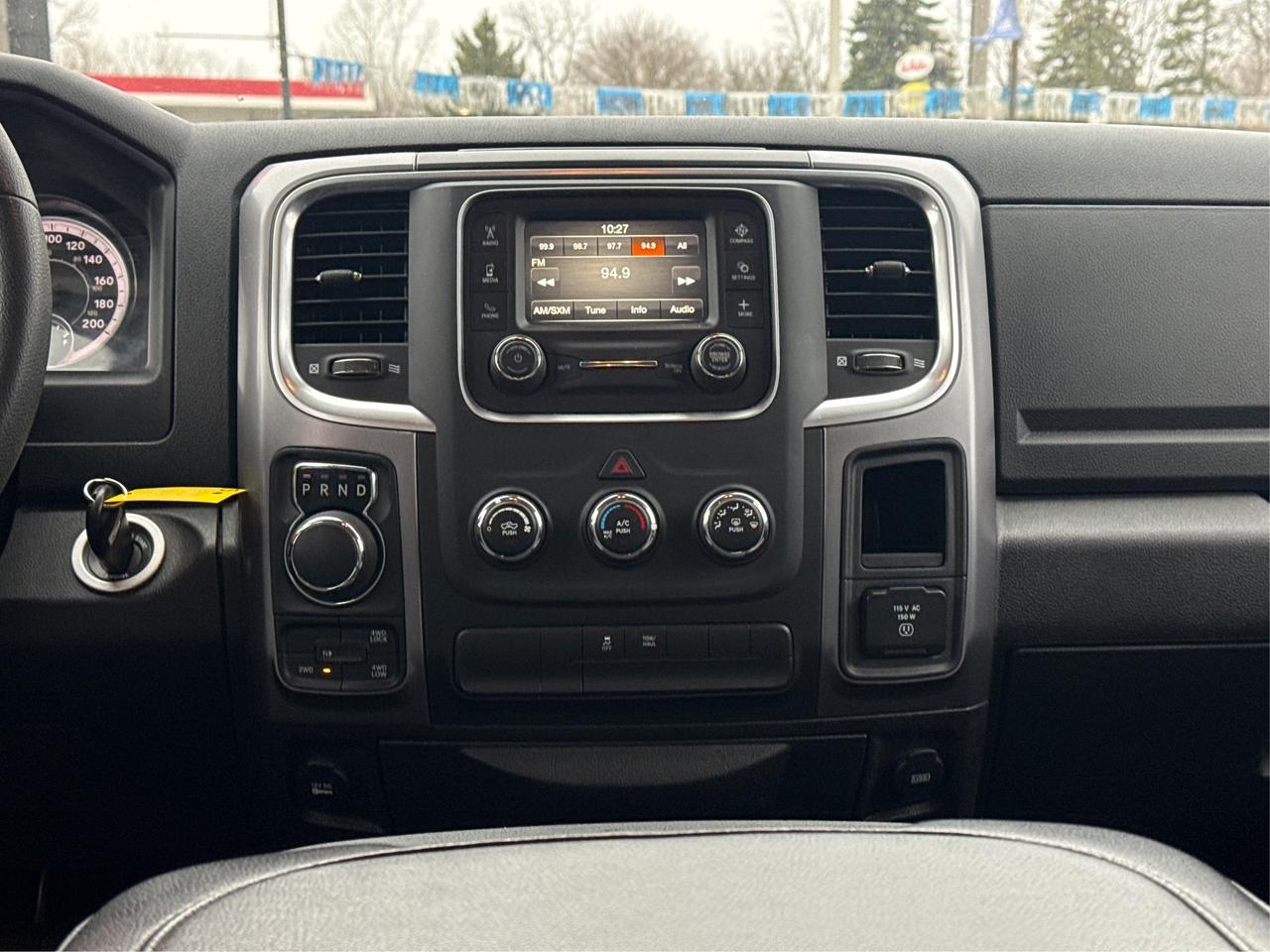 2022 RAM 1500 Classic SLT 4x4 Crew Cab 5'7  BX MINT WE FINANC ALL CREDIT Photo