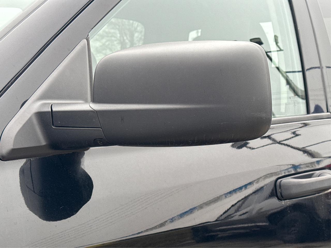 2022 RAM 1500 Classic SLT 4x4 Crew Cab 5'7  BX MINT WE FINANC ALL CREDIT Photo