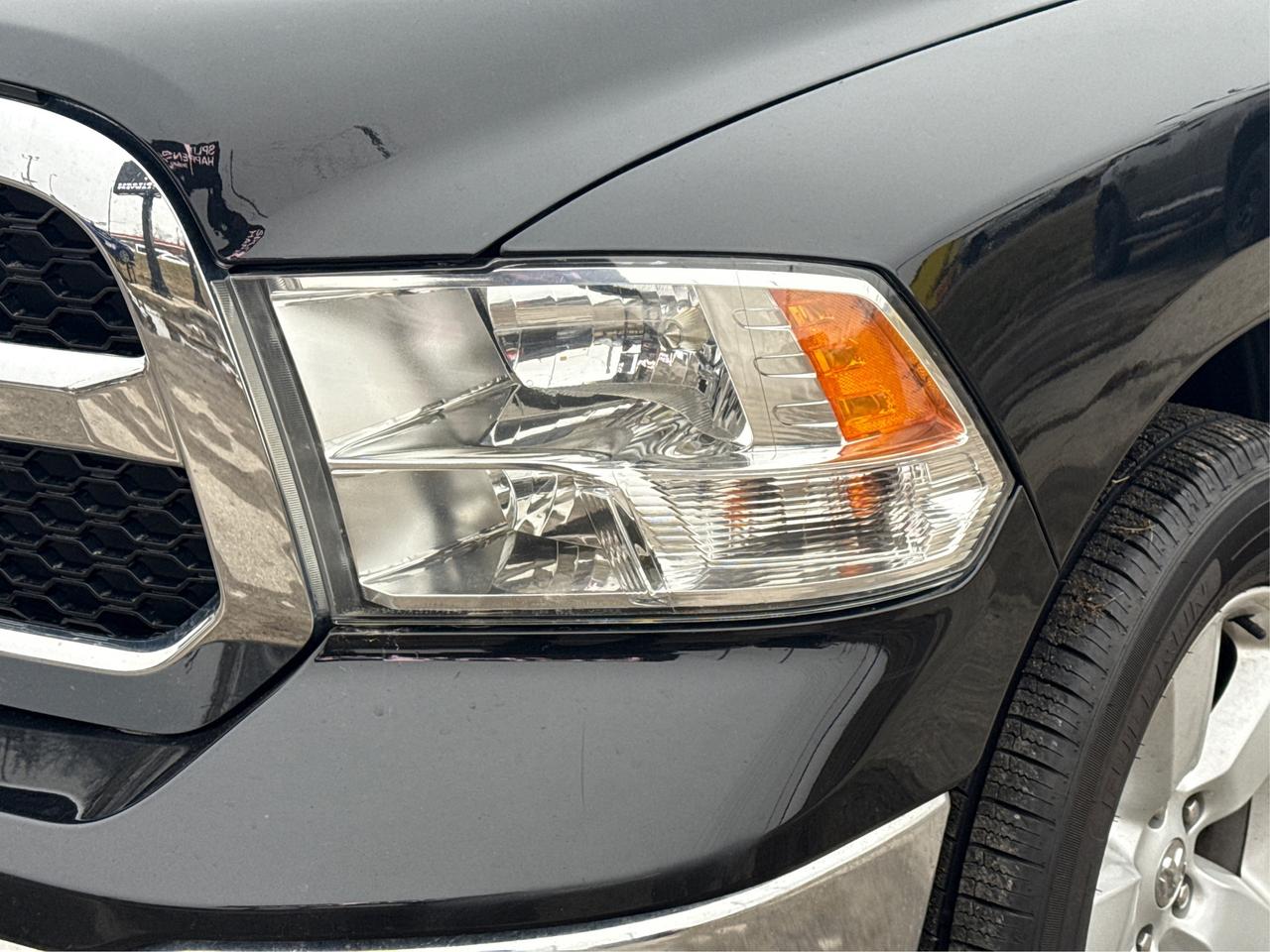 2022 RAM 1500 Classic SLT 4x4 Crew Cab 5'7  BX MINT WE FINANC ALL CREDIT Photo