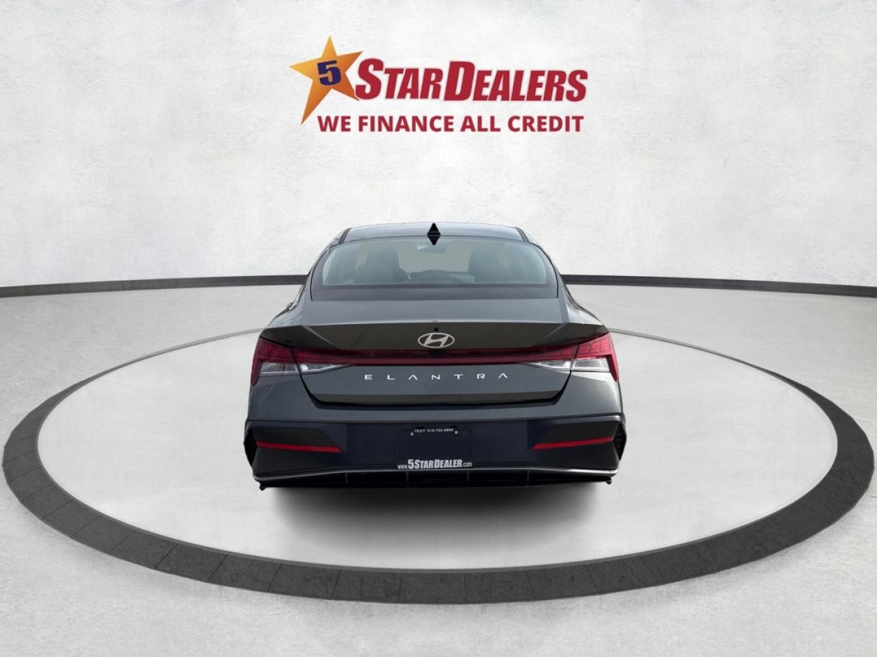 2024 Hyundai Elantra Luxury NAV LEATHER SUNROOF WE FINANCE ALL CREDIT Photo