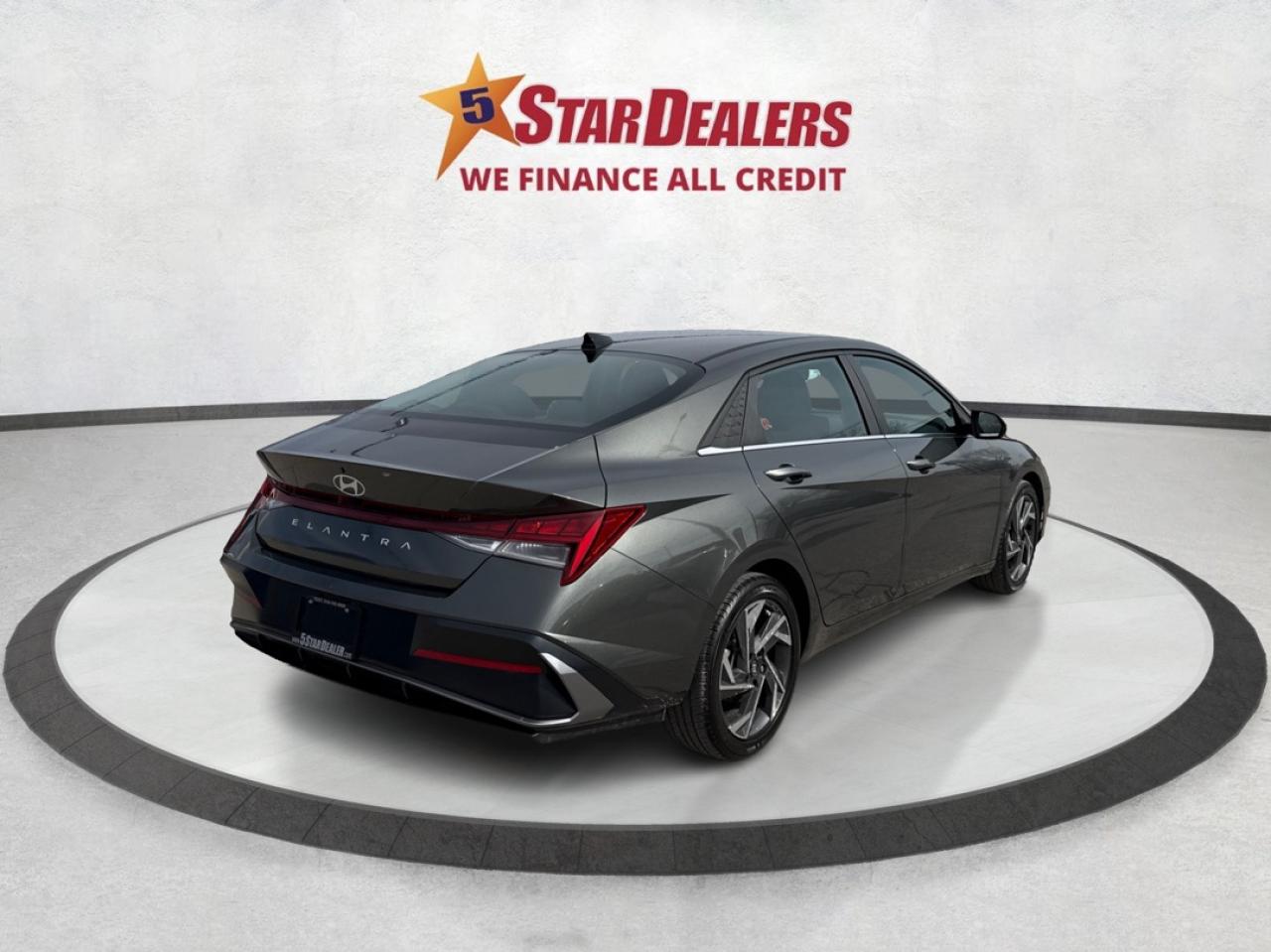 2024 Hyundai Elantra Luxury NAV LEATHER SUNROOF WE FINANCE ALL CREDIT Photo