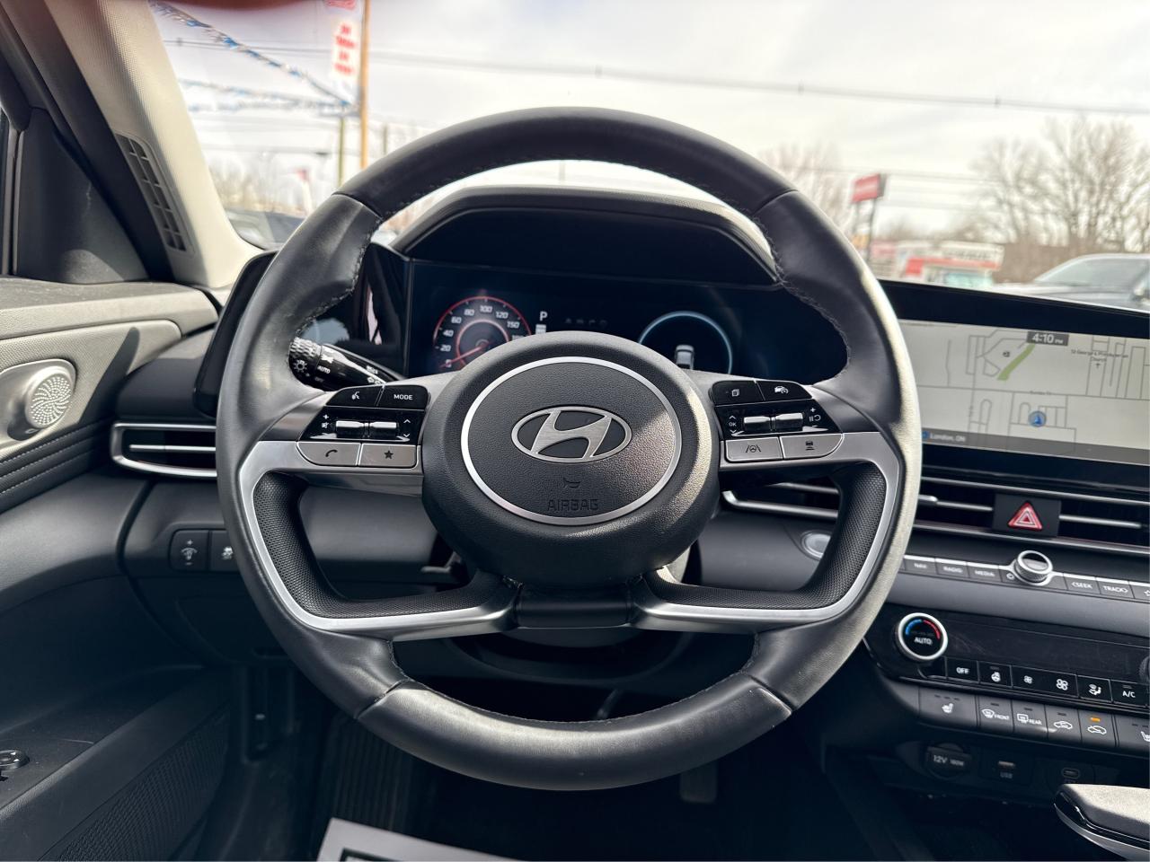 2024 Hyundai Elantra Luxury NAV LEATHER SUNROOF WE FINANCE ALL CREDIT Photo