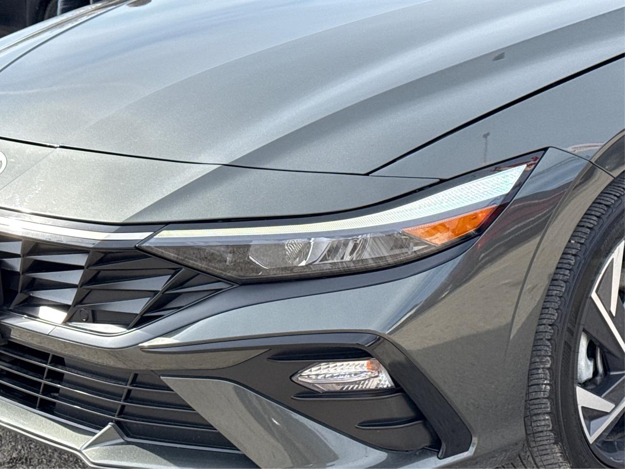 2024 Hyundai Elantra Luxury NAV LEATHER SUNROOF WE FINANCE ALL CREDIT Photo