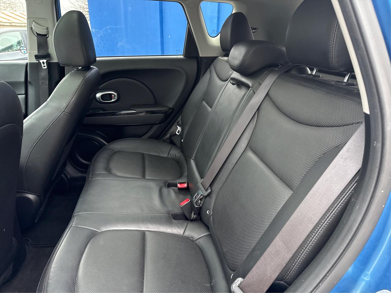 2016 Kia Soul Luxury CLEAN MUST SEE WE FINANCE ALL CREDIT Photo