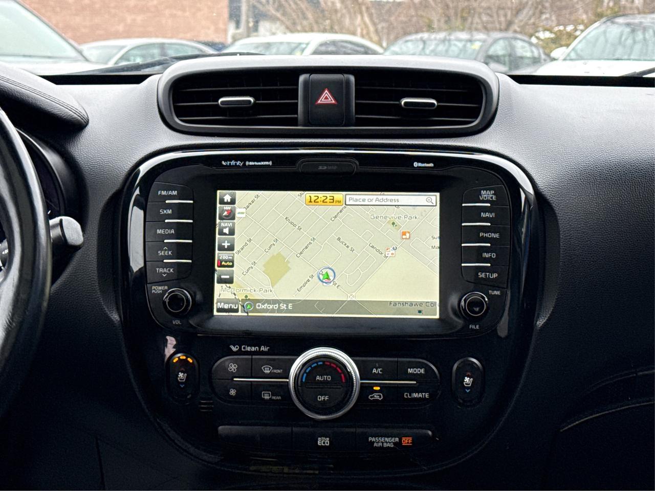 2016 Kia Soul Luxury CLEAN MUST SEE WE FINANCE ALL CREDIT Photo