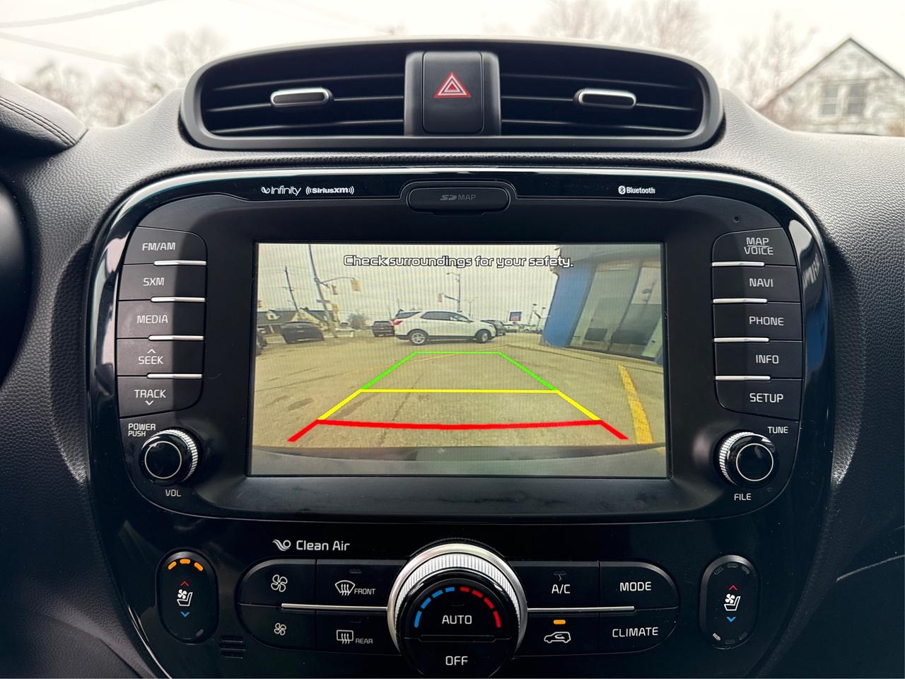 2016 Kia Soul Luxury CLEAN MUST SEE WE FINANCE ALL CREDIT Photo