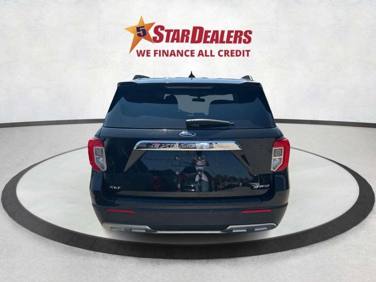 2024 Ford Explorer LEATHER CERTIFIED LOW KM  WE FINANCE ALL CREDIT! Photo