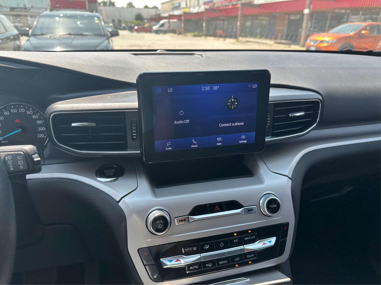2024 Ford Explorer LEATHER CERTIFIED LOW KM  WE FINANCE ALL CREDIT! Photo