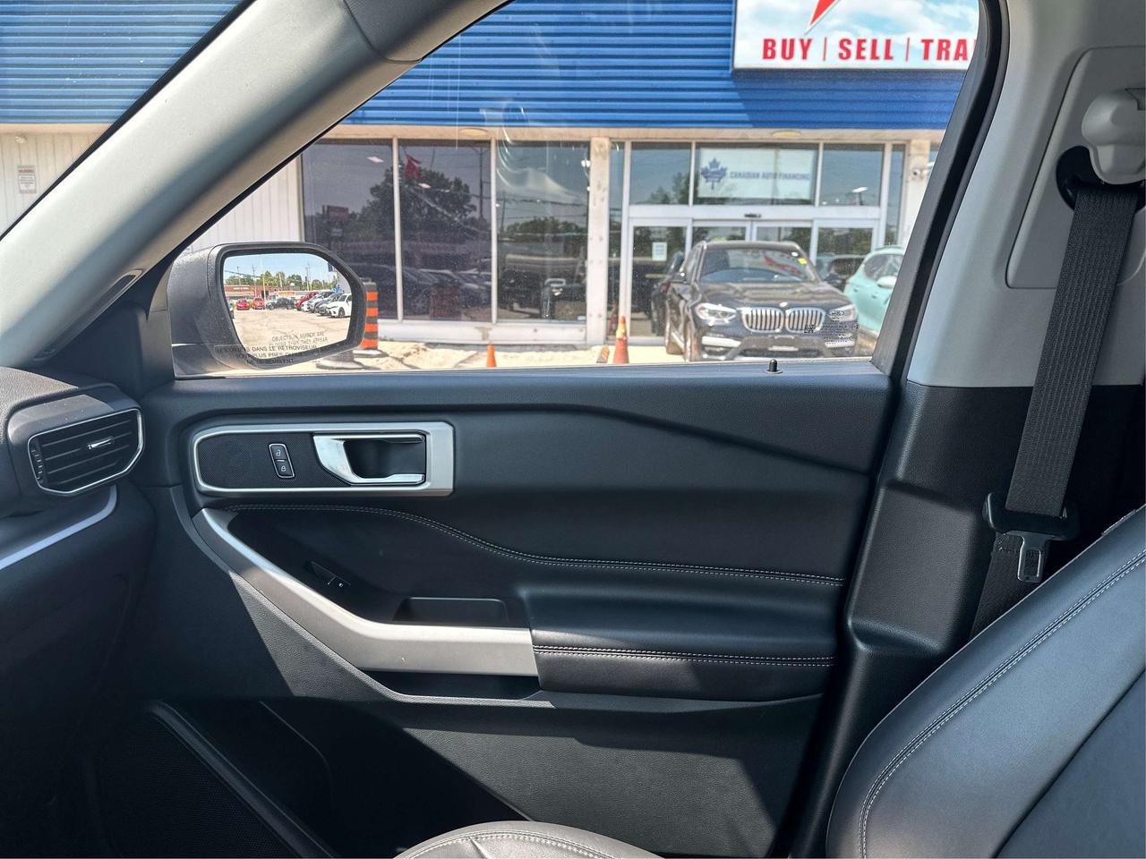 2024 Ford Explorer LEATHER CERTIFIED LOW KM  WE FINANCE ALL CREDIT! Photo