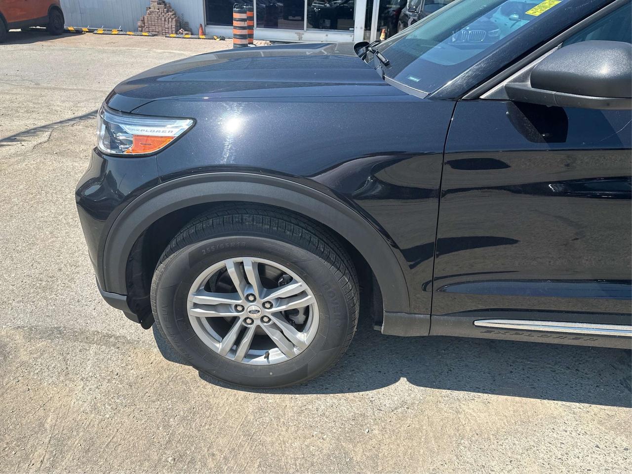 2024 Ford Explorer LEATHER CERTIFIED LOW KM  WE FINANCE ALL CREDIT! Photo