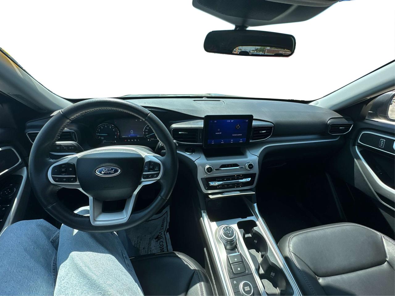2024 Ford Explorer LEATHER CERTIFIED LOW KM  WE FINANCE ALL CREDIT! Photo