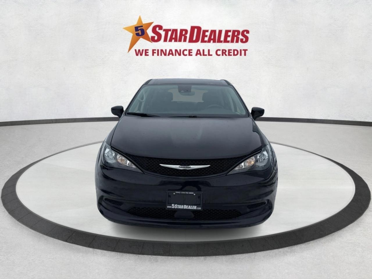 2024 Chrysler Grand Caravan HEATED SEATS CLEAN MUST SEE WE FINANCE ALL CREDIT Photo