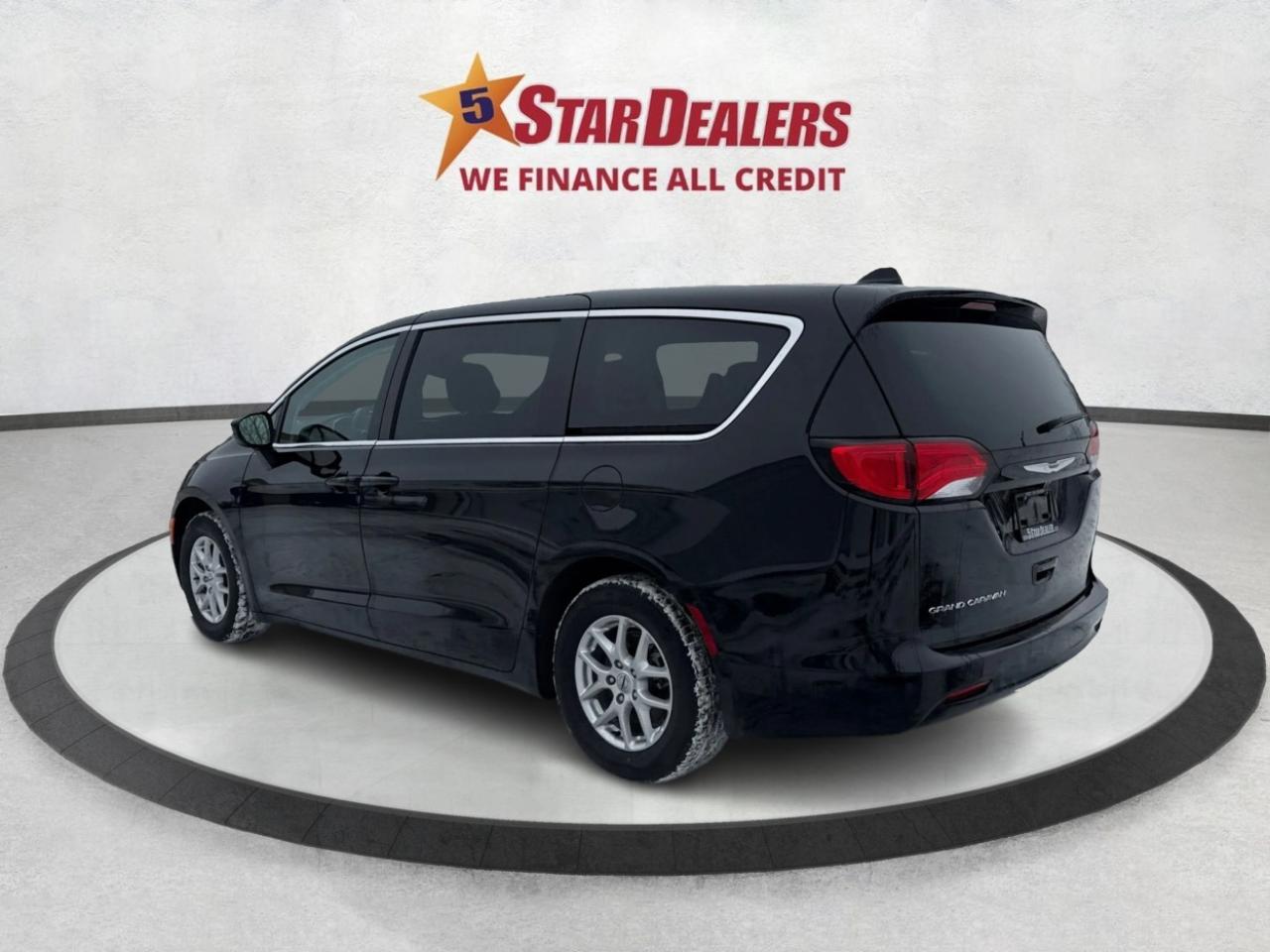 2024 Chrysler Grand Caravan HEATED SEATS CLEAN MUST SEE WE FINANCE ALL CREDIT Photo