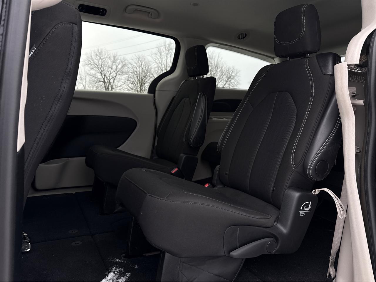 2024 Chrysler Grand Caravan SXT CERTIFIED CLEAN MUST SEE WE FINANCE ALL CREDIT Photo