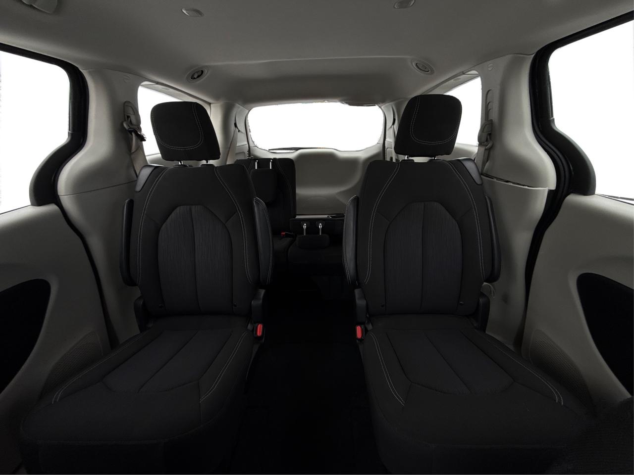 2024 Chrysler Grand Caravan SXT CERTIFIED CLEAN MUST SEE WE FINANCE ALL CREDIT Photo