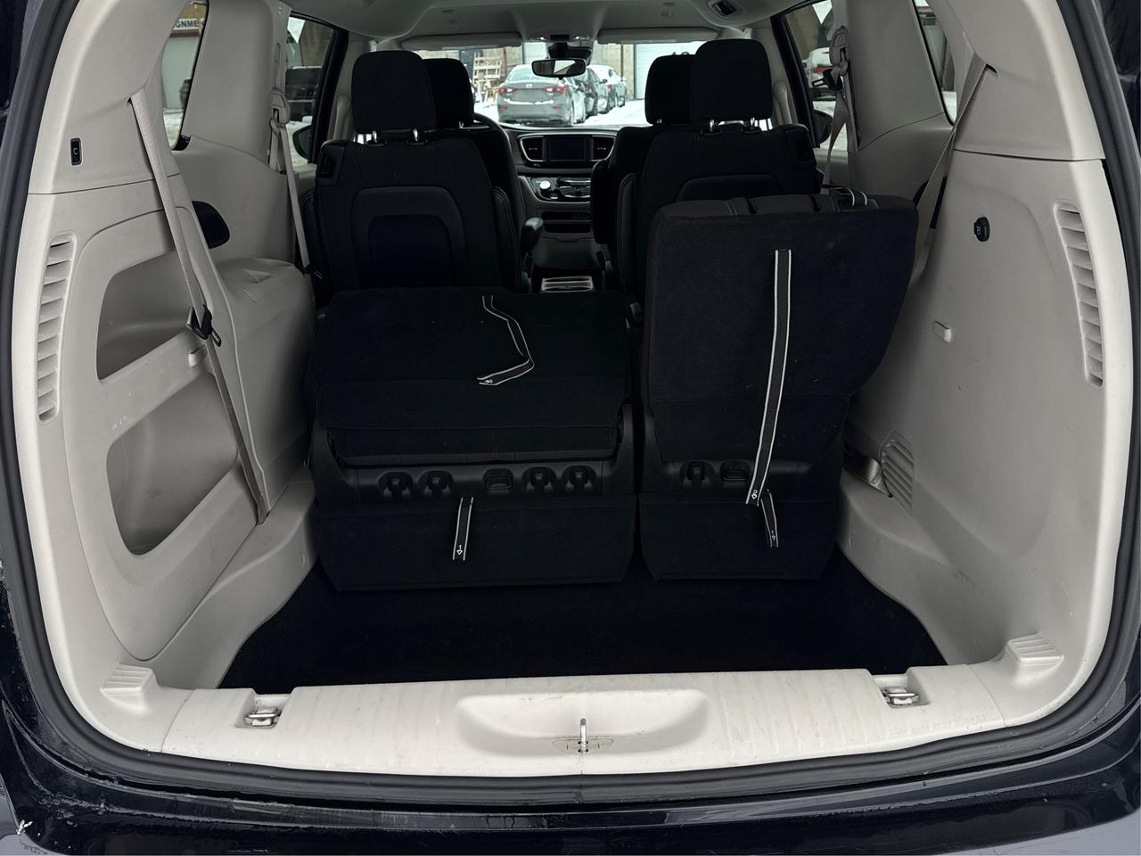 2024 Chrysler Grand Caravan SXT CERTIFIED CLEAN MUST SEE WE FINANCE ALL CREDIT Photo