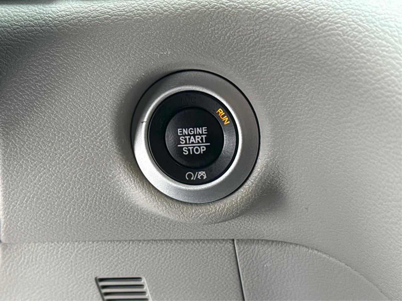 2024 Chrysler Grand Caravan SXT CERTIFIED CLEAN MUST SEE WE FINANCE ALL CREDIT Photo