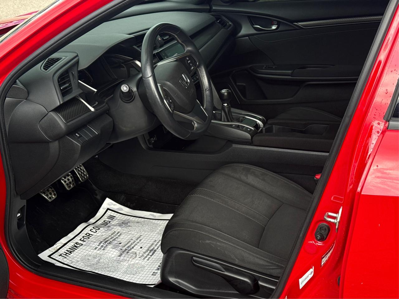 2018 Honda Civic Hatchback SUNROOF HEATED SEATS LOADED WE FINANCE ALL CREDIT! Photo