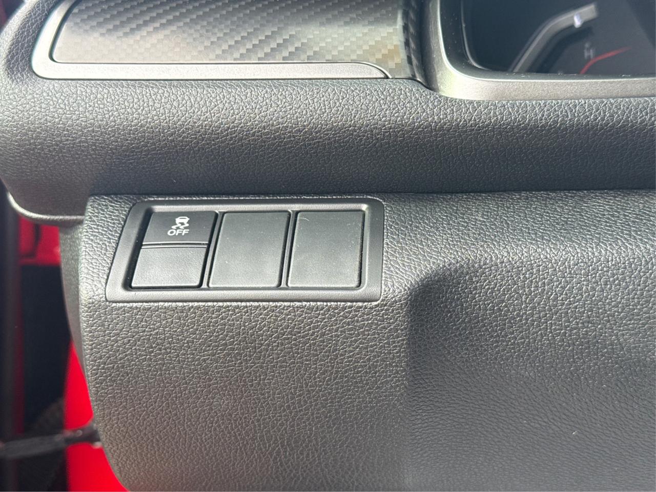 2018 Honda Civic Hatchback SUNROOF HEATED SEATS LOADED WE FINANCE ALL CREDIT! Photo