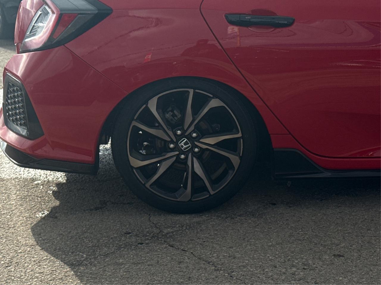 2018 Honda Civic Hatchback SUNROOF HEATED SEATS LOADED WE FINANCE ALL CREDIT! Photo