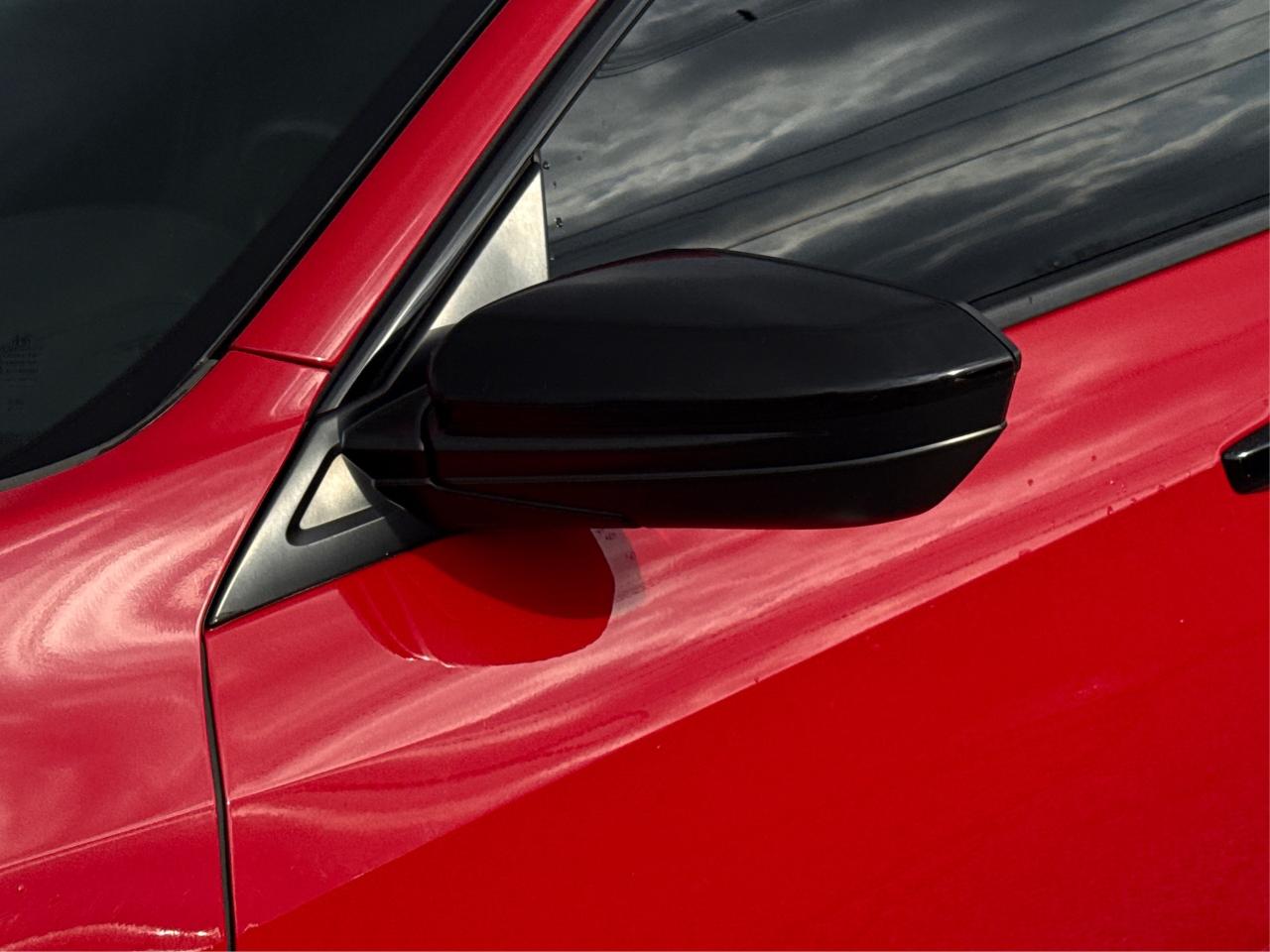 2018 Honda Civic Hatchback SUNROOF HEATED SEATS LOADED WE FINANCE ALL CREDIT! Photo