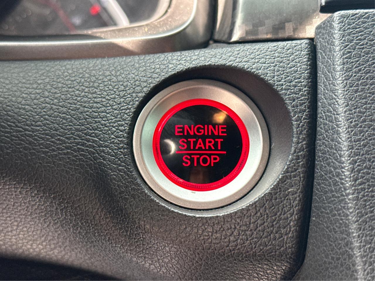 2018 Honda Civic Hatchback SUNROOF HEATED SEATS LOADED WE FINANCE ALL CREDIT! Photo