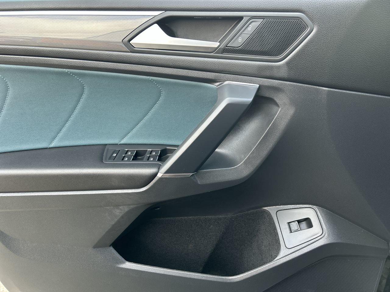 2020 Volkswagen Tiguan IQ Drive 2.0T 4MOTION NEW BRAKES  Panoramic Roof Photo