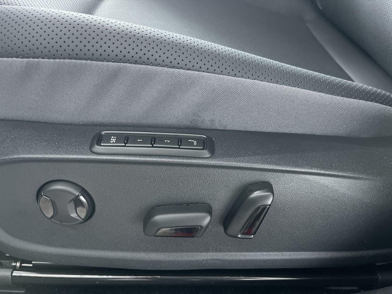 2025 Volkswagen ID.4 Pro S FREE WINTER TIRE SET  2-YEAR PPM FREE  2025 Photo