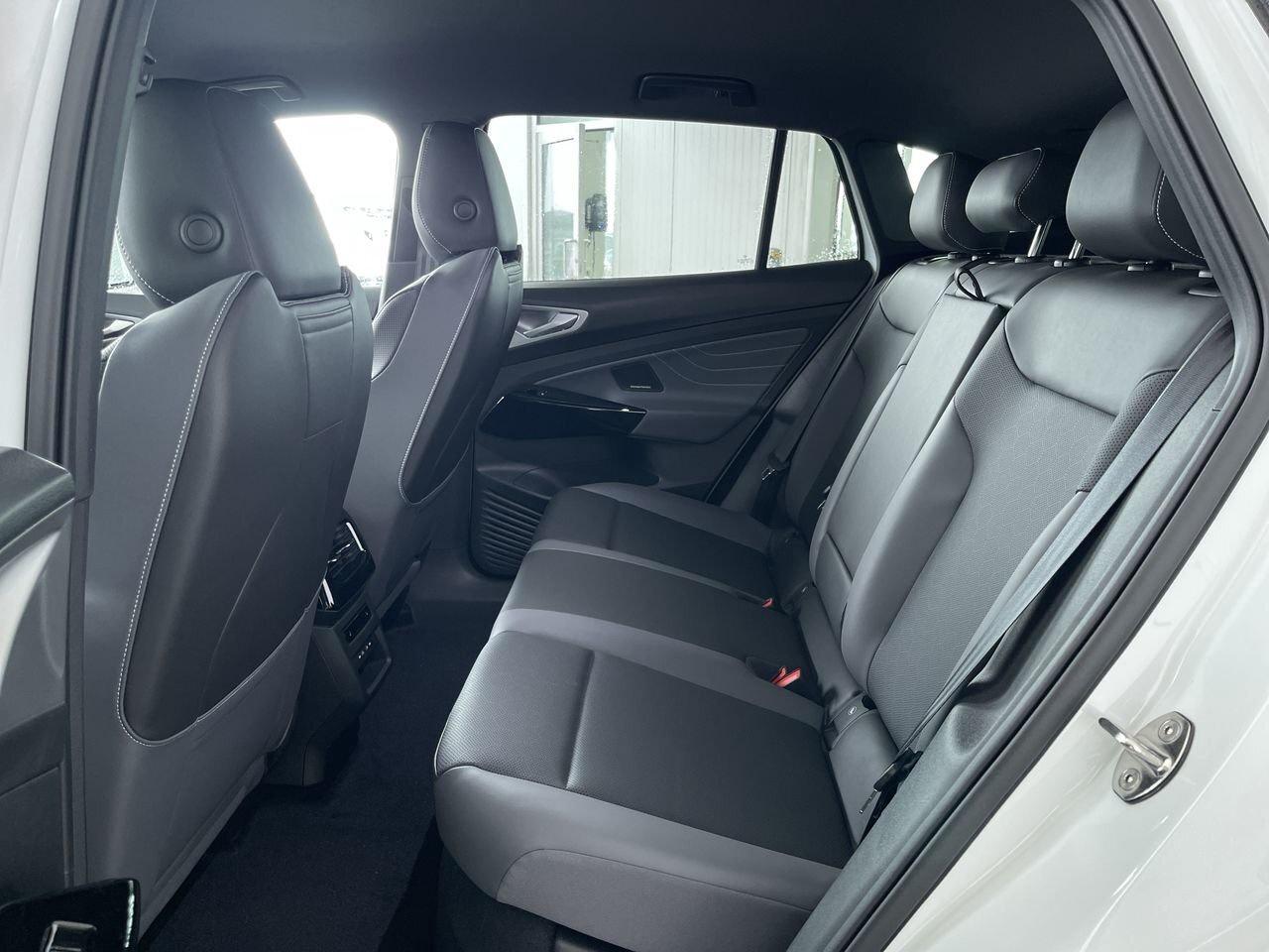 2025 Volkswagen ID.4 Pro S FREE WINTER TIRE SET  2-YEAR PPM FREE  2025 Photo