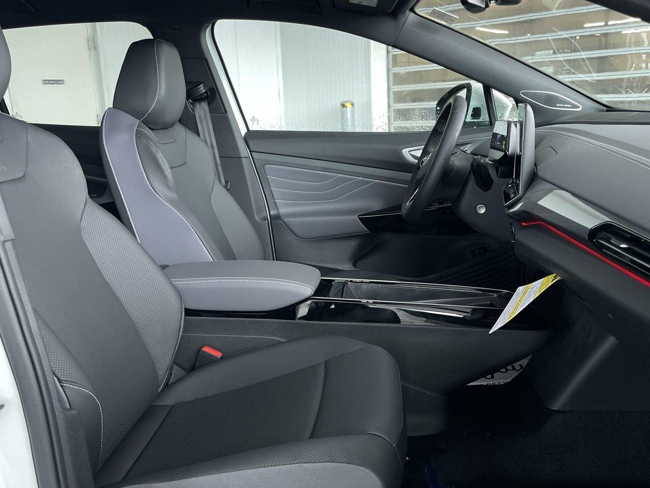 2025 Volkswagen ID.4 Pro S FREE WINTER TIRE SET  2-YEAR PPM FREE  2025 Photo