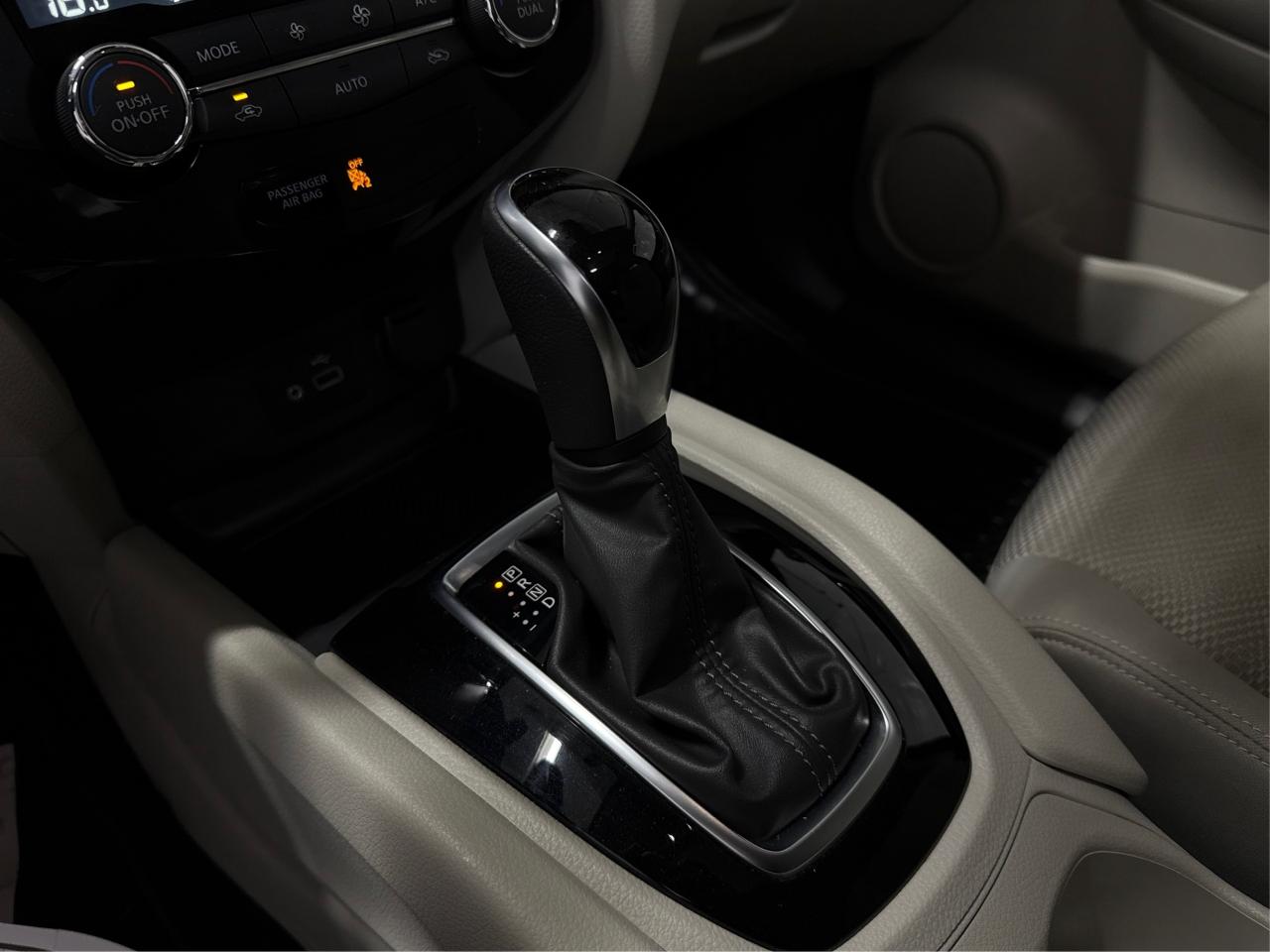 2020 Nissan Qashqai SV SUNROOF HEATD SEAT LOW KM WE FINANCE ALL CREDIT Photo